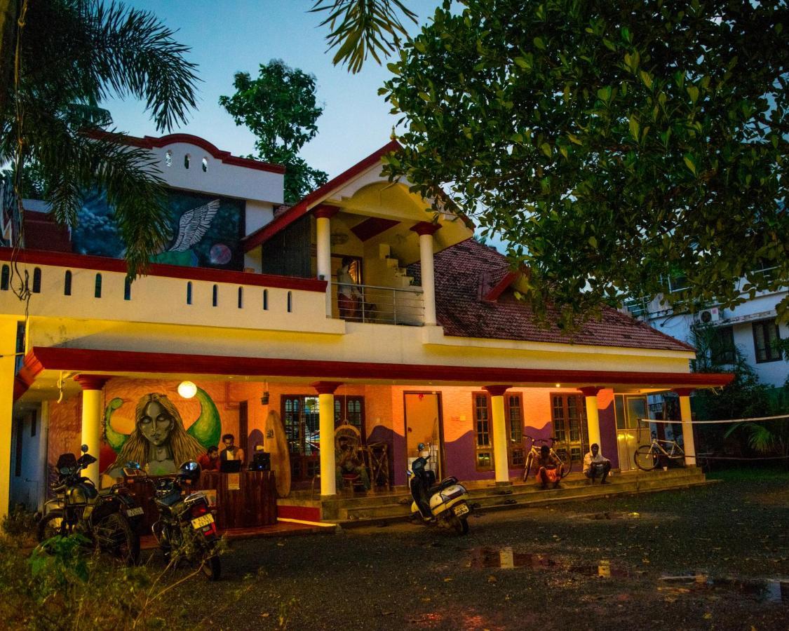Hostelexp, Varkala - A Beach Town Hostel Екстериор снимка