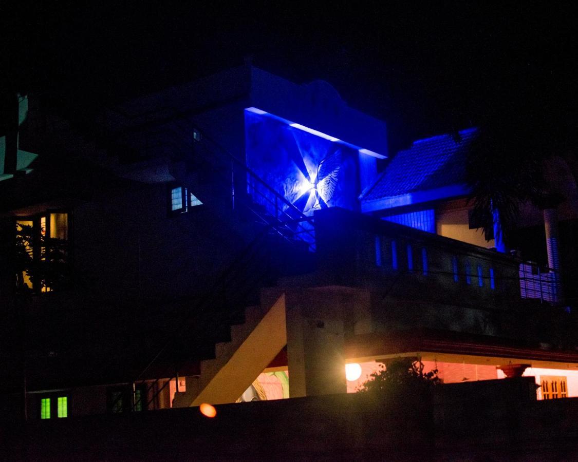 Hostelexp, Varkala - A Beach Town Hostel Екстериор снимка