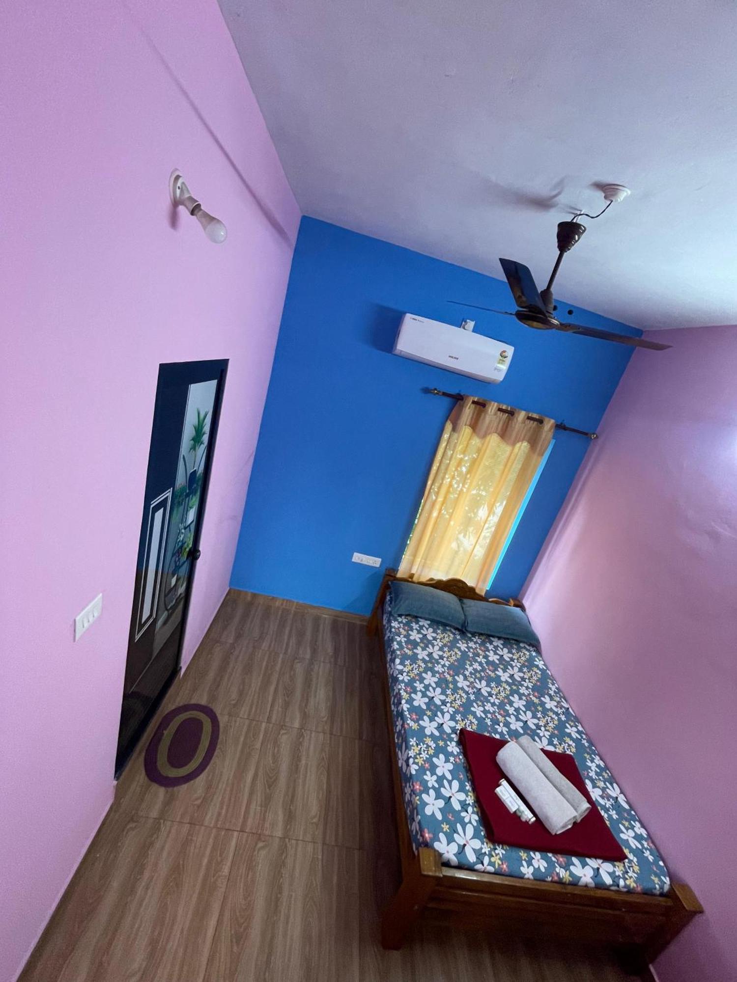 Hostelexp, Varkala - A Beach Town Hostel Екстериор снимка